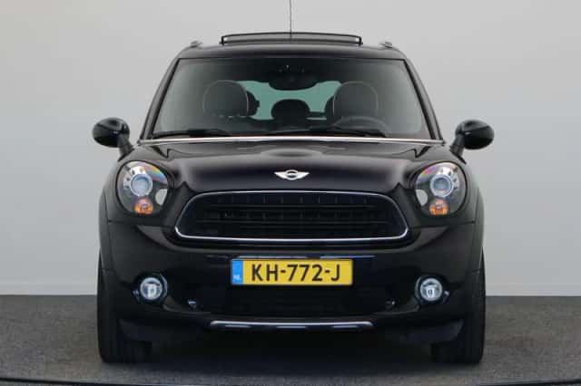 MINI Countryman (2016) thumbnail 6