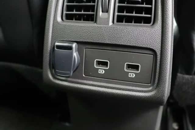Renault Captur (2023) thumbnail 4