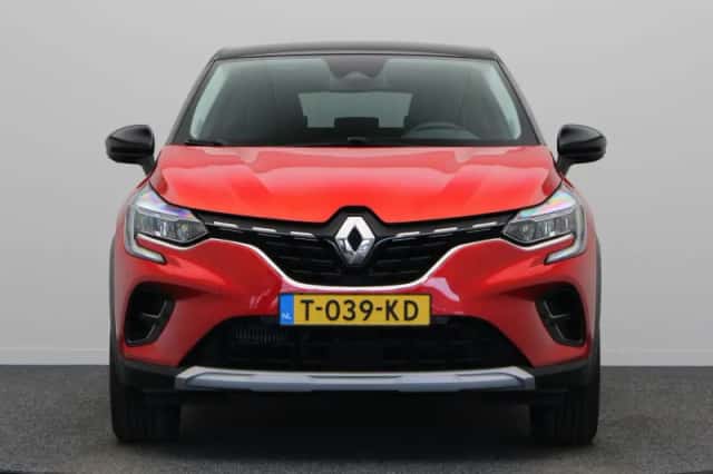 Renault Captur (2023) thumbnail 6