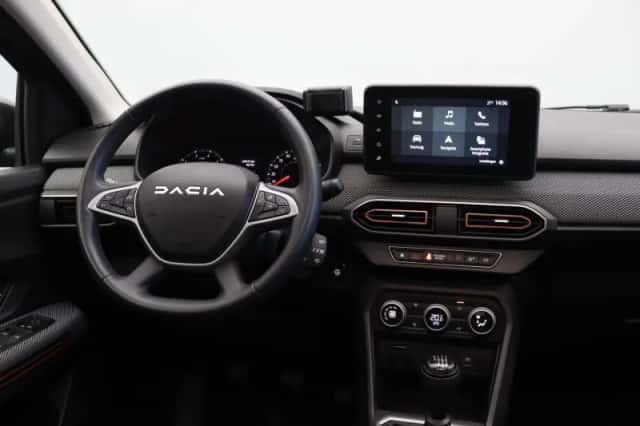 Dacia Sandero Stepway (2023) thumbnail 4