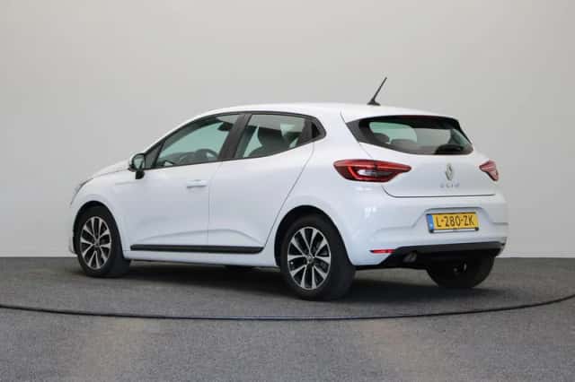 Renault Clio (2021) thumbnail 2