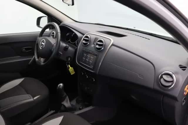 Dacia Sandero Stepway (2015) thumbnail 5