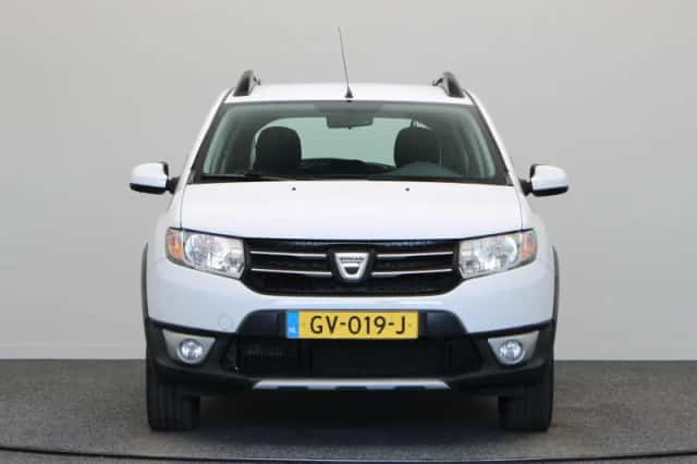 Dacia Sandero Stepway (2015) thumbnail 6