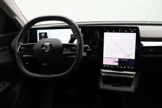 Renault Mégane E-Tech (2023) thumbnail 5