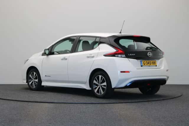Nissan Leaf (2019) thumbnail 2