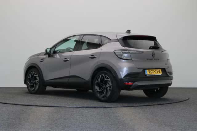 Renault Captur (2025) thumbnail 2