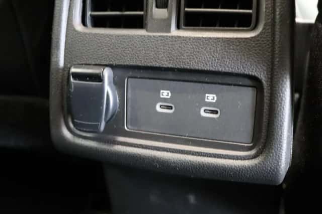 Renault Captur (2025) thumbnail 4