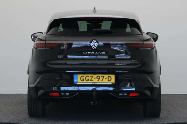 Renault Mégane E-Tech (2024) thumbnail 5