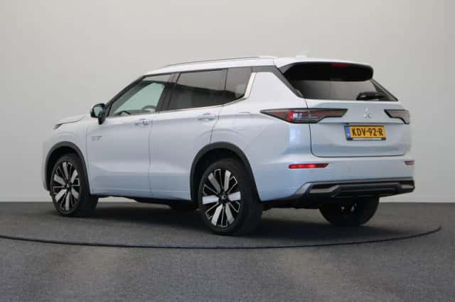 Mitsubishi Outlander (2026) thumbnail 2