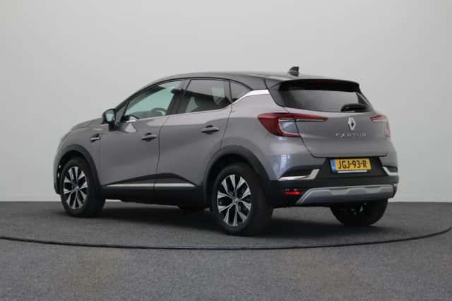 Renault Captur (2024) thumbnail 2