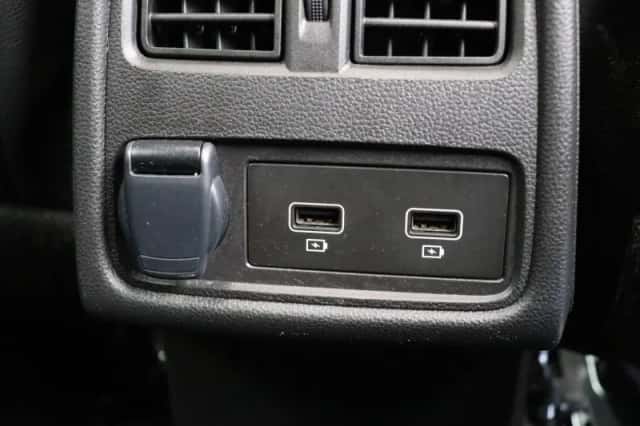 Renault Captur (2024) thumbnail 4