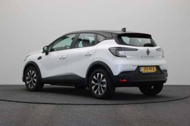 Renault Captur (2024) thumbnail 2