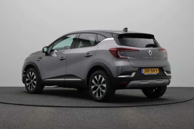 Renault Captur (2024) thumbnail 2