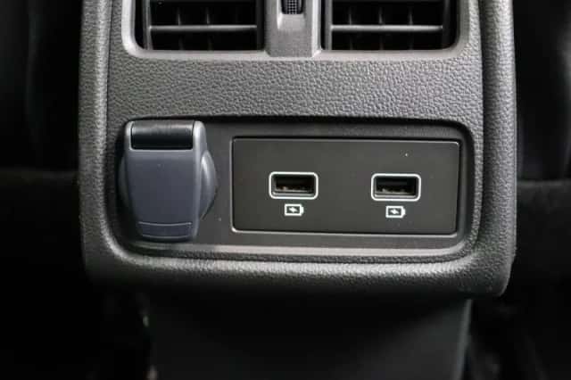 Renault Captur (2024) thumbnail 4
