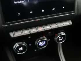 Renault Captur (2023) thumbnail 34