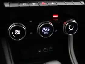 Renault Captur (2024) thumbnail 28