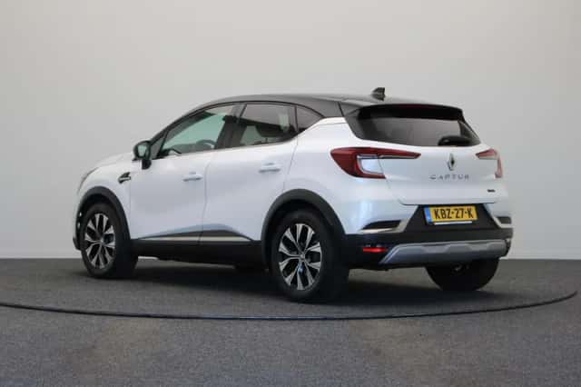 Renault Captur (2024) thumbnail 2