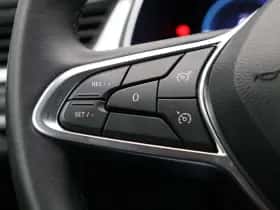 Renault Captur (2024) thumbnail 21