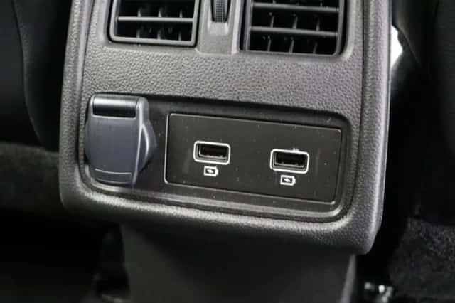 Renault Captur (2024) thumbnail 4