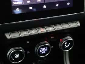 Renault Captur (2024) thumbnail 32