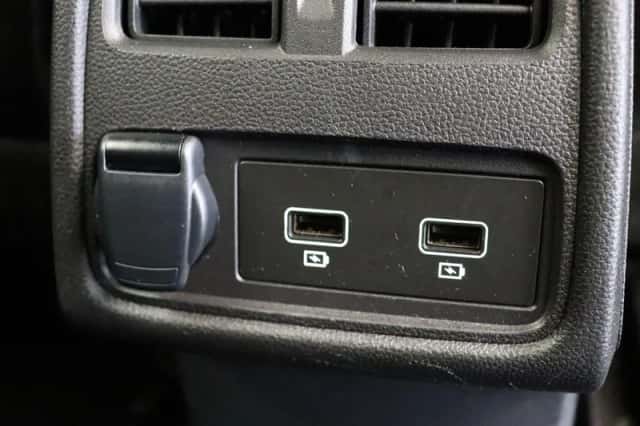 Renault Captur (2024) thumbnail 4
