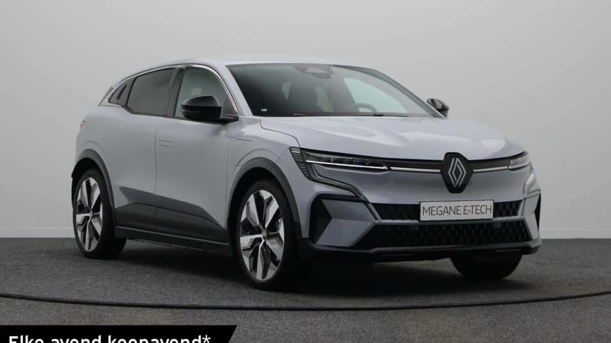Renault Mégane E-Tech (2023) — foto 1