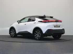 Toyota C-HR (2025) thumbnail 2