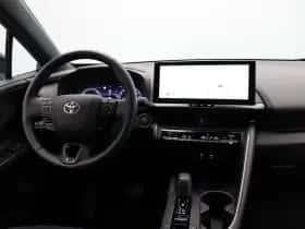Toyota C-HR (2025) thumbnail 5