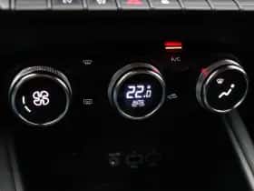 Renault Captur (2022) thumbnail 34