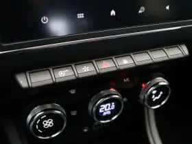 Renault Captur (2024) thumbnail 32