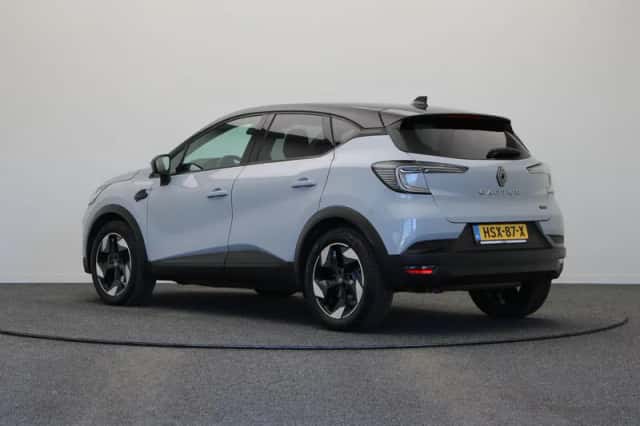 Renault Captur (2025) thumbnail 2
