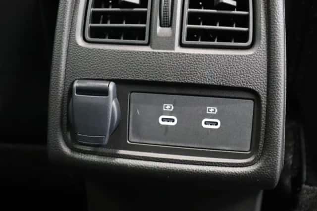 Renault Captur (2025) thumbnail 4
