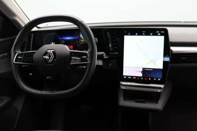 Renault Mégane E-Tech (2023) thumbnail 6