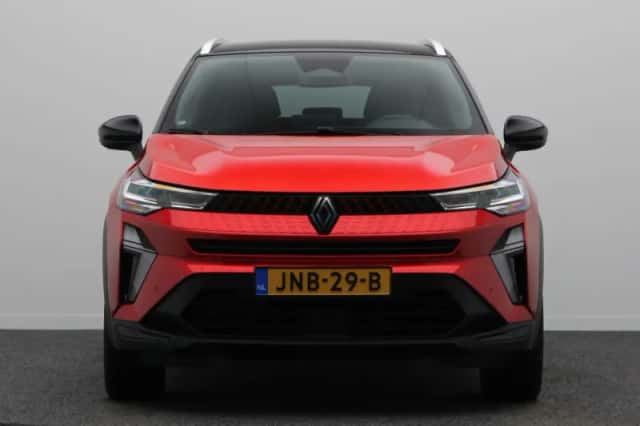 Renault Captur (2024) thumbnail 3