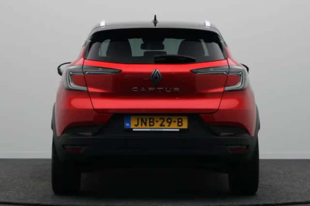 Renault Captur (2024) thumbnail 4