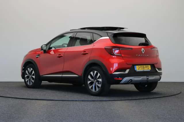 Renault Captur (2020) thumbnail 2