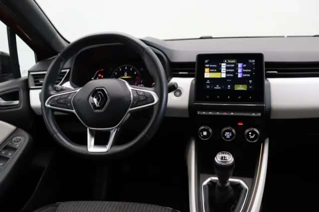 Renault Clio (2023) thumbnail 4