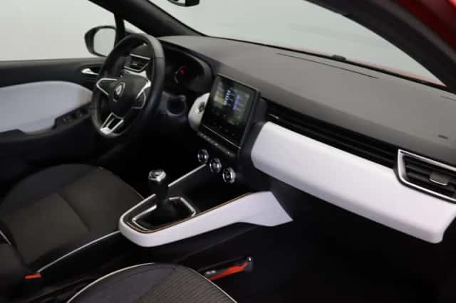 Renault Clio (2023) thumbnail 5