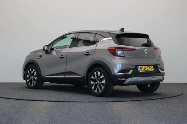 Renault Captur (2024) thumbnail 2