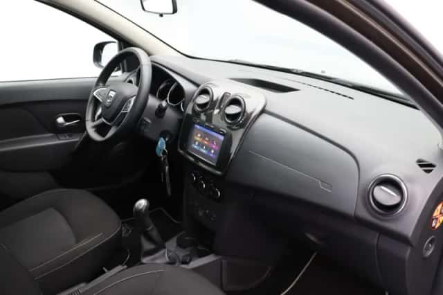 Dacia Logan (2017) thumbnail 5