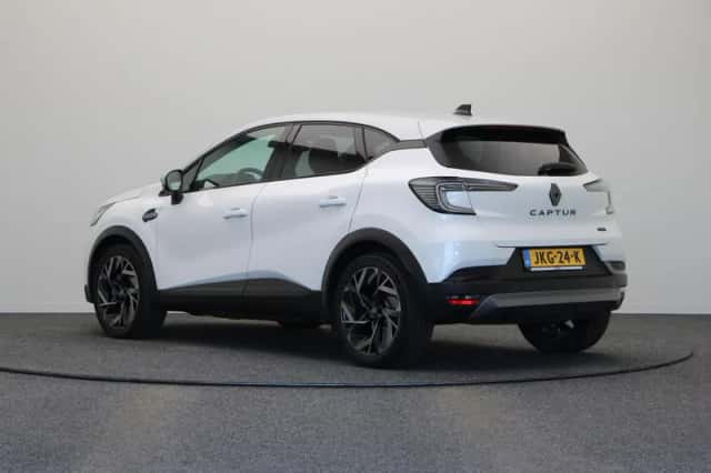 Renault Captur (2025) thumbnail 2
