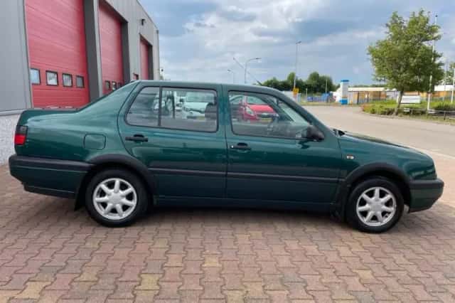 Volkswagen Vento (1996) thumbnail 5