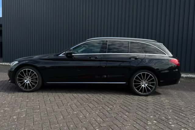 Mercedes-Benz C-Klasse (2015) thumbnail 2