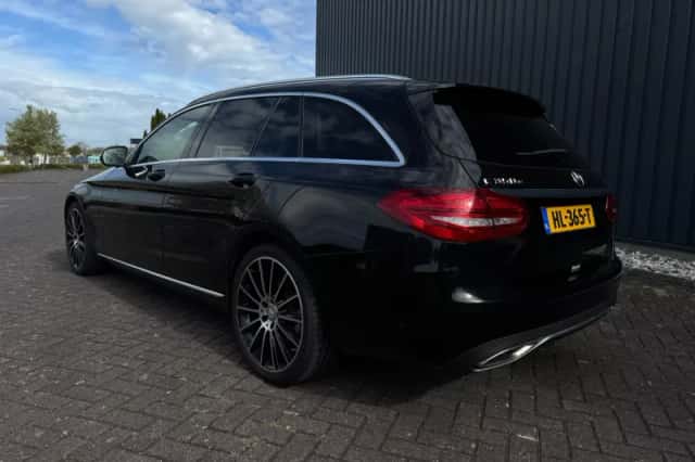 Mercedes-Benz C-Klasse (2015) thumbnail 3