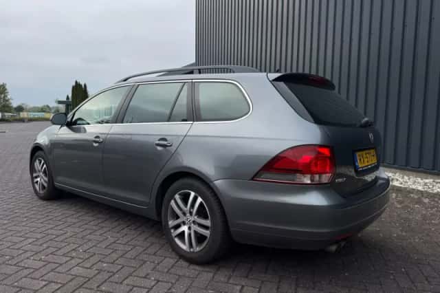 Volkswagen Golf (2011) thumbnail 3