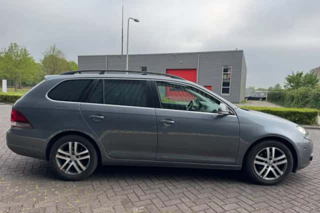 Volkswagen Golf (2011) thumbnail 6