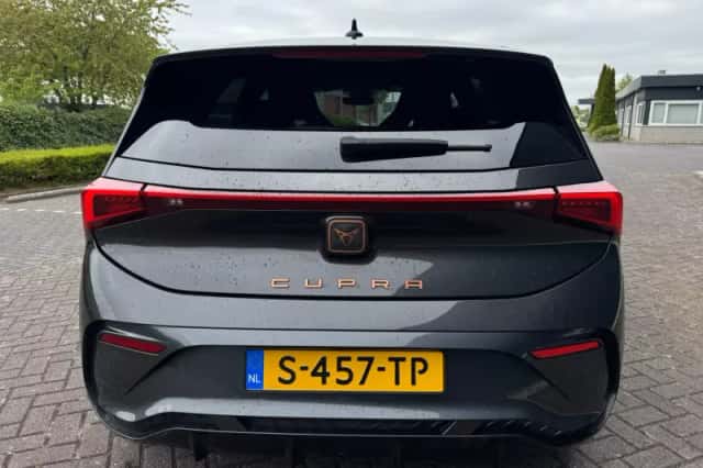 CUPRA Born (2022) thumbnail 4