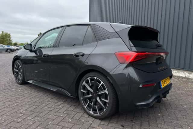 CUPRA Born (2022) thumbnail 3