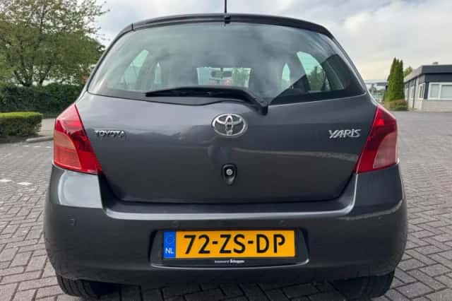 Toyota Yaris (2008) thumbnail 4