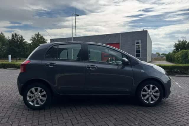 Toyota Yaris (2008) thumbnail 6